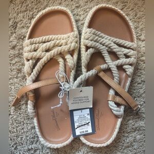 NWT universal thread contoured footbed almond sandals